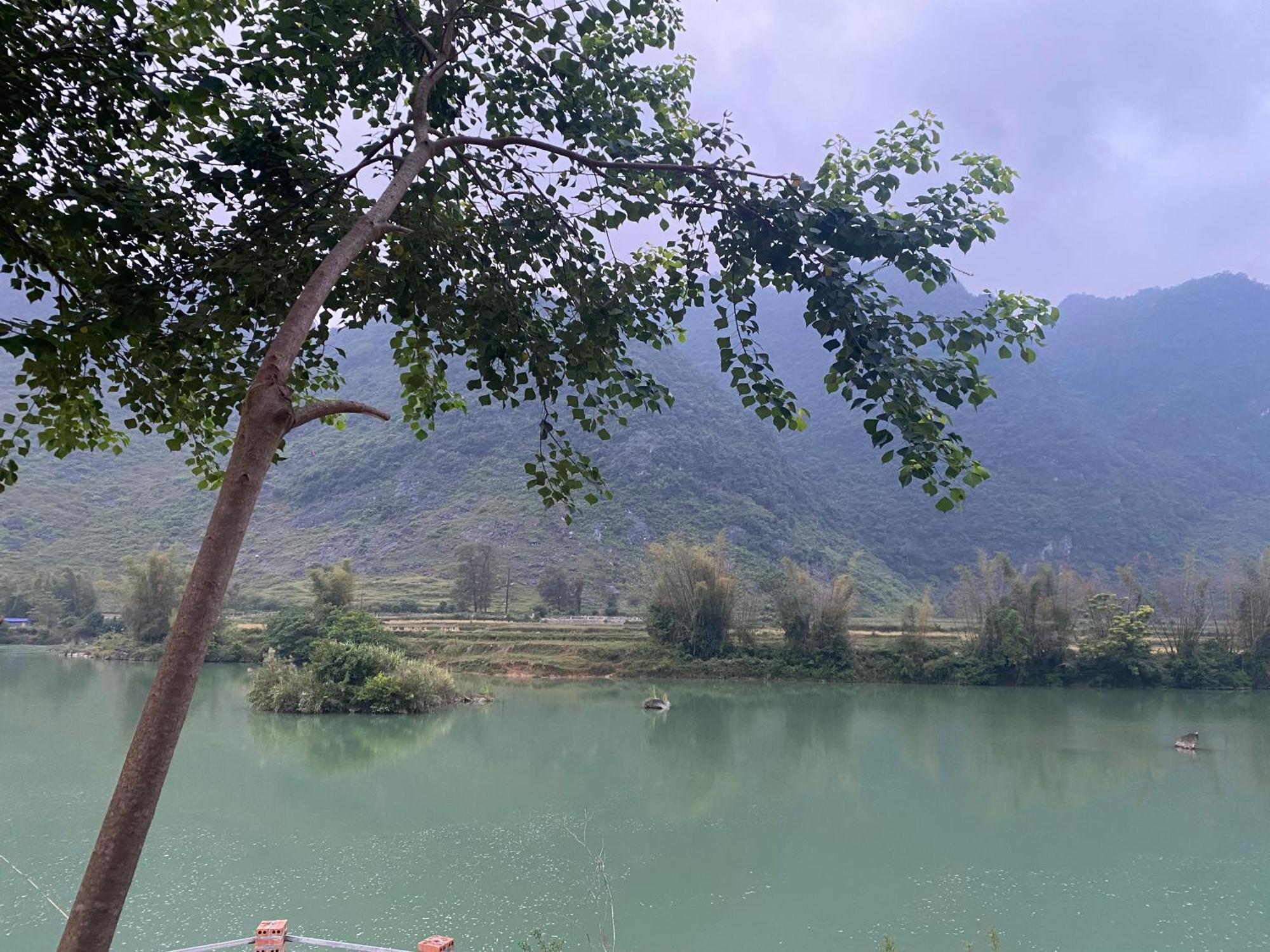 Khach San Hoang Trang Hotel Cao Bang Luaran gambar