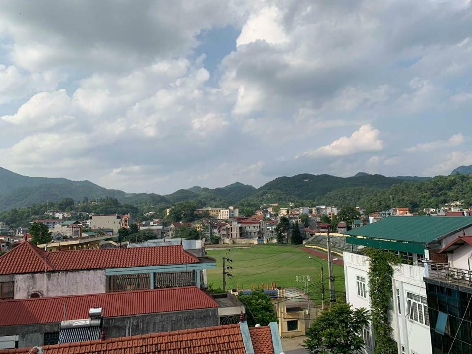 Khach San Hoang Trang Hotel Cao Bang Luaran gambar